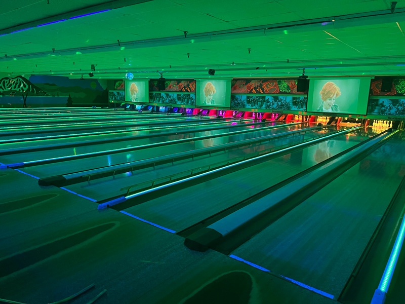 glow bowling